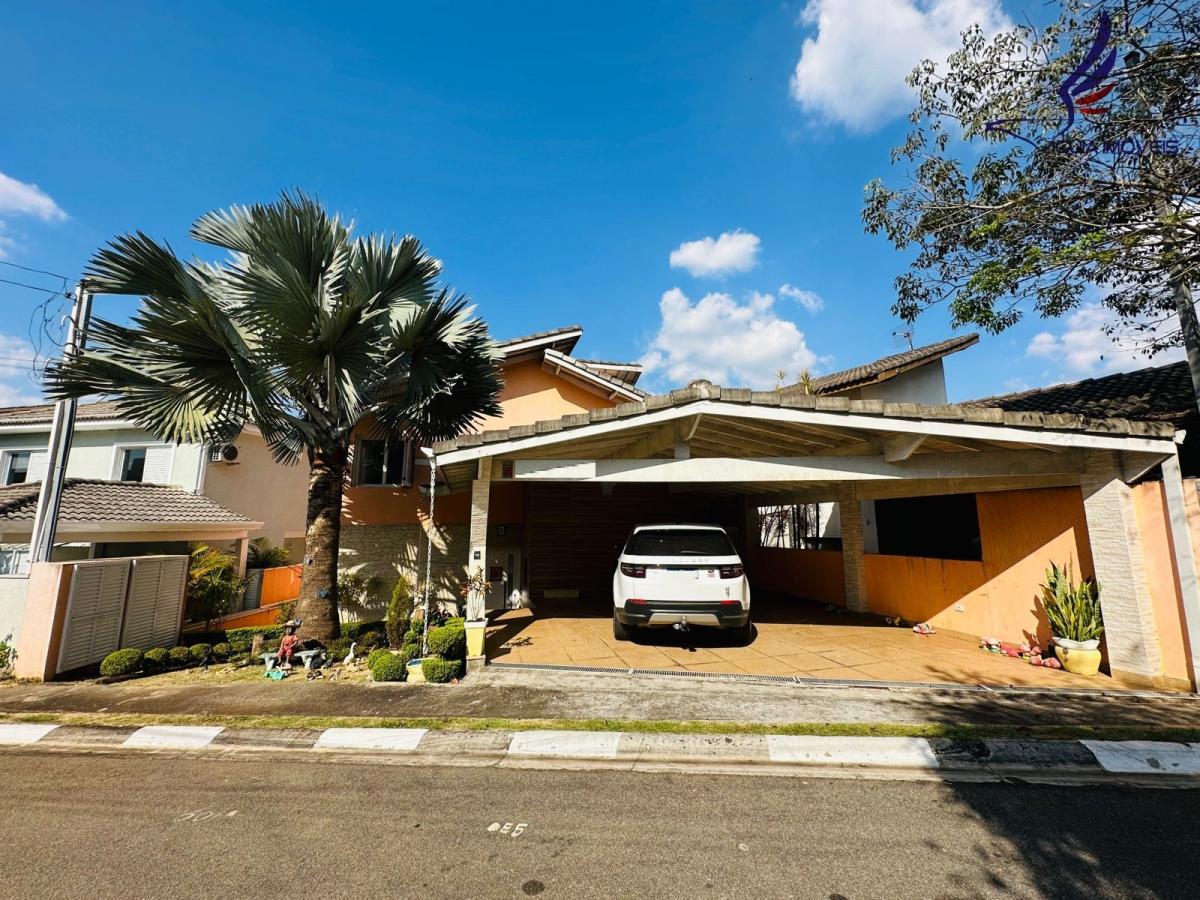 Casa para Venda - Cotia / SP no bairro Centro, 3 dormitórios, 2